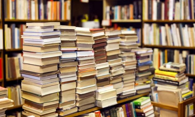 Οι υπάλληλοι καθαριότητας του δήμου της Άγκυρας έφτιαξαν μια βιβλιοθήκη από πεταμένα βιβλία