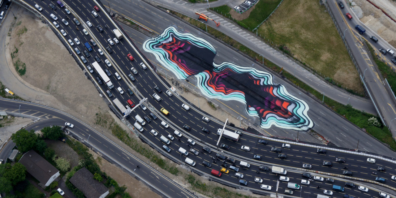 Ένας καλλιτέχνης δημιουργεί 3D τοιχογραφίες για να ομορφύνει εγκαταλελειμμένους δρόμους και κτίρια