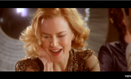 Robbie Williams and Nicole Kidman – Somethin’ Stupid