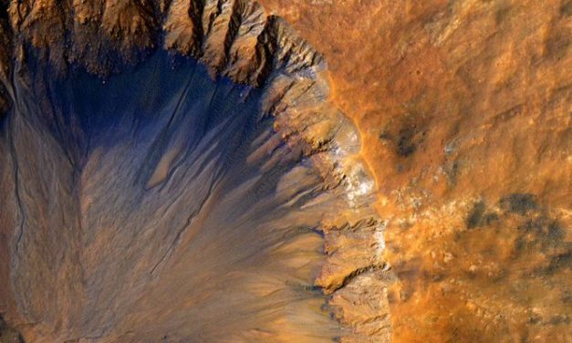 Αστρονόμοι εντόπισαν μία λίμνη νερού στον νότιο πόλο του πλανήτη Άρη
