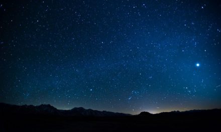 Ερευνητές κατάφεραν να υπολογίσουν την ποσότητα του φωτός που έχουν παράγει όλα τα άστρα του σύμπαντος!