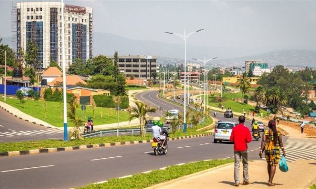 Το φωτεινό παράδειγμα της Ρουάντα: Πώς κατάφερε να γίνει μια από τις πιο καθαρές χώρες του κόσμου