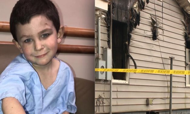 5χρονος ήρωας έσωσε τη μικρή αδερφή του κι όλη την οικογένεια του από το φλεγόμενο σπίτι τους