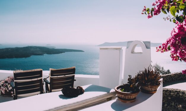 250.000 Έλληνες θα πάρουν Voucher για να κάνουν τετραήμερες διακοπές σε 4στερα ξενοδοχεία